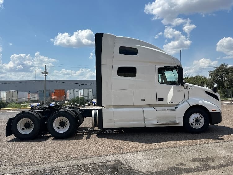 2023 Volvo VNL 760 — photo 8