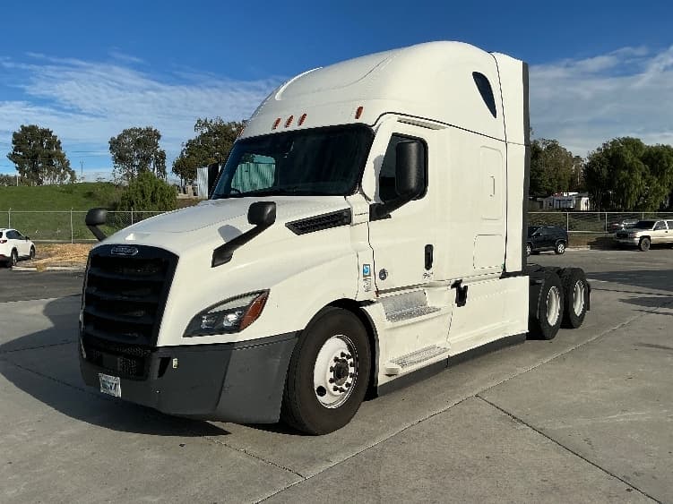 2023 Freightliner Cascadia — photo 3