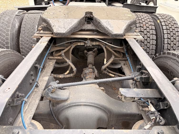 2023 Freightliner Cascadia — photo 6