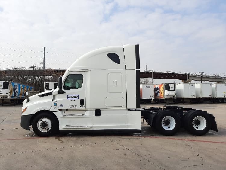 2023 Freightliner Cascadia — photo 4