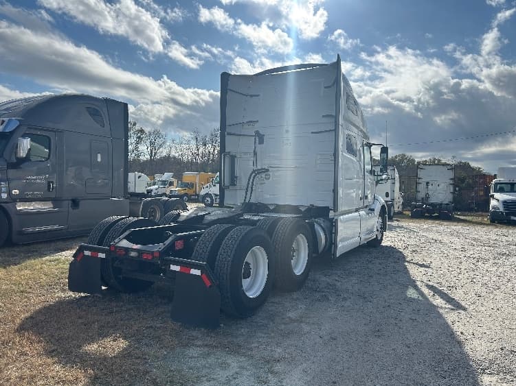 2023 Volvo VNL 760 — photo 7