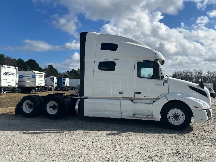 2023 Volvo VNL 760 — photo 8