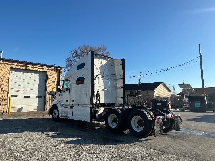 2023 Volvo VNL 760 — photo 5
