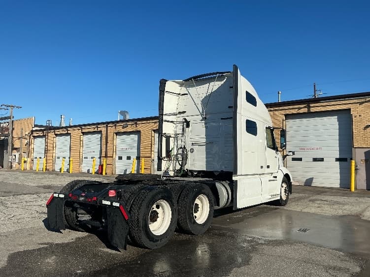 2023 Volvo VNL 760 — photo 7