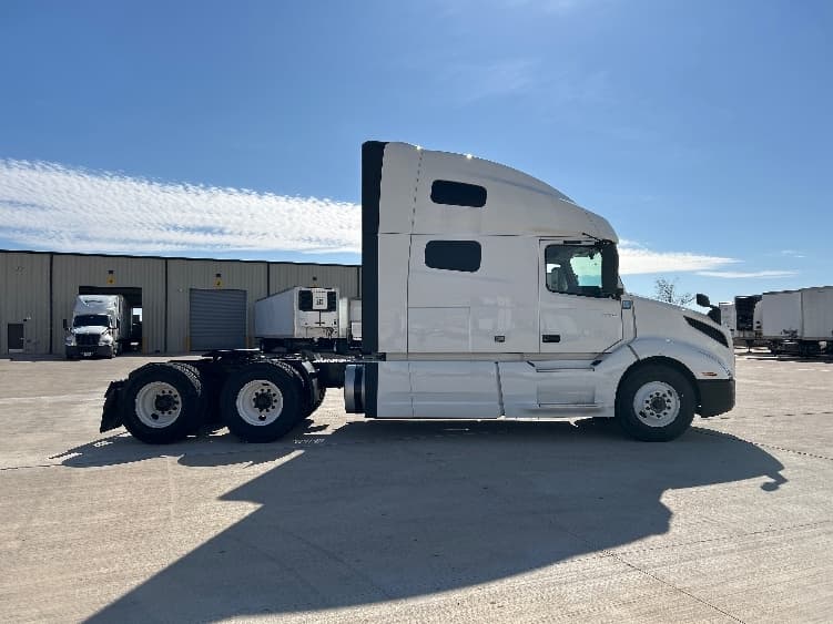 2023 Volvo VNL 760 — photo 8