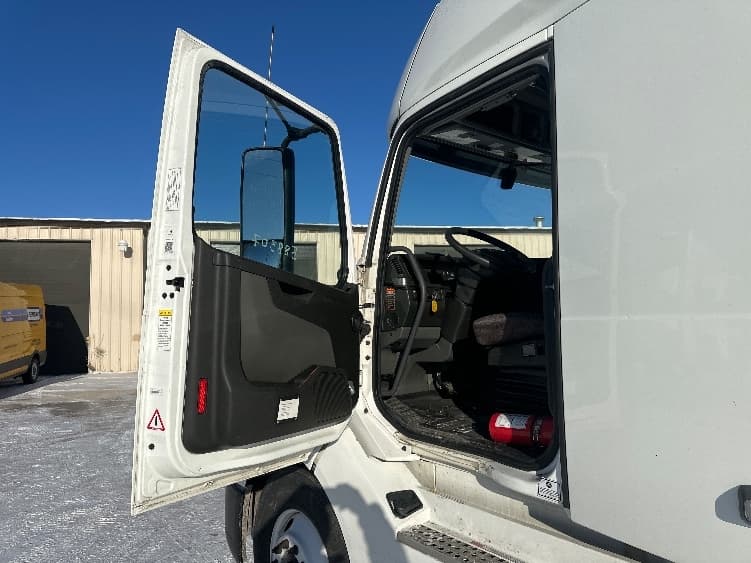 2023 Volvo VNL 760 — photo 9