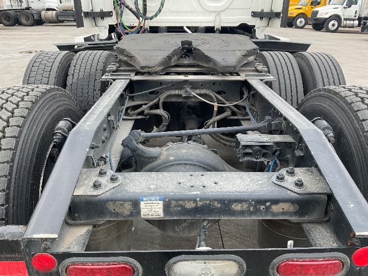 2023 Freightliner Cascadia — photo 6