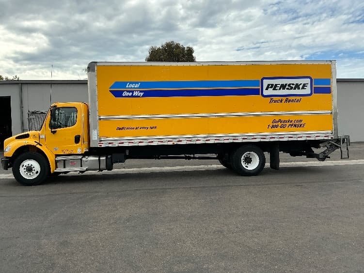 2023 Freightliner M2 106 — photo 4