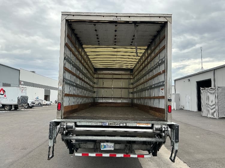 2023 Freightliner M2 106 — photo 8