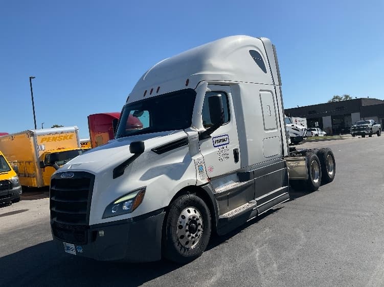 2022 Freightliner Cascadia — photo 3