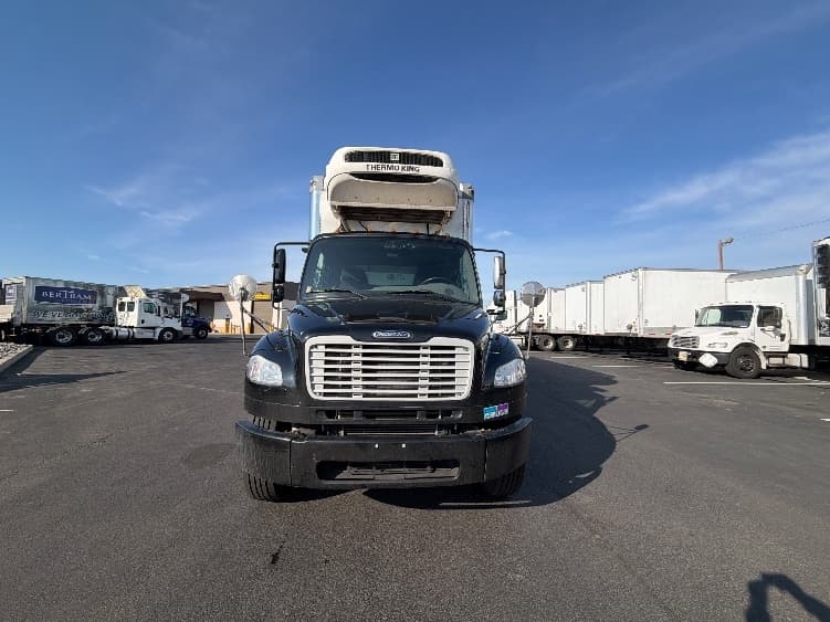 2023 Freightliner M2 106 — photo 2