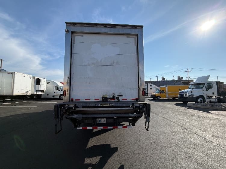 2023 Freightliner M2 106 — photo 7