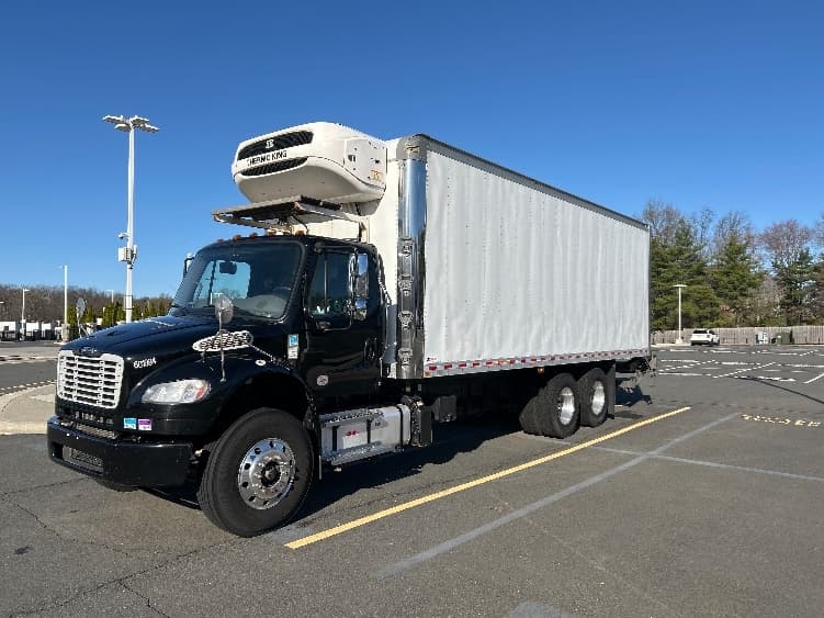 2023 Freightliner M2 106 — photo 3