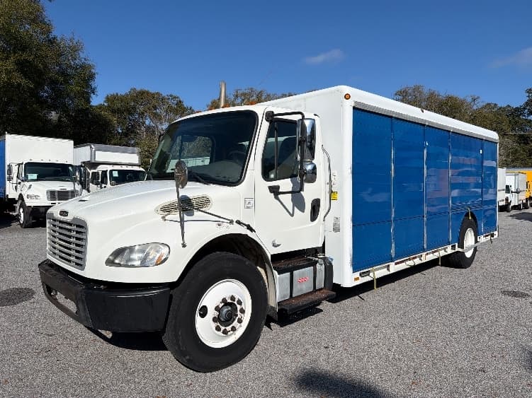 2014 Freightliner M2 106 — photo 3