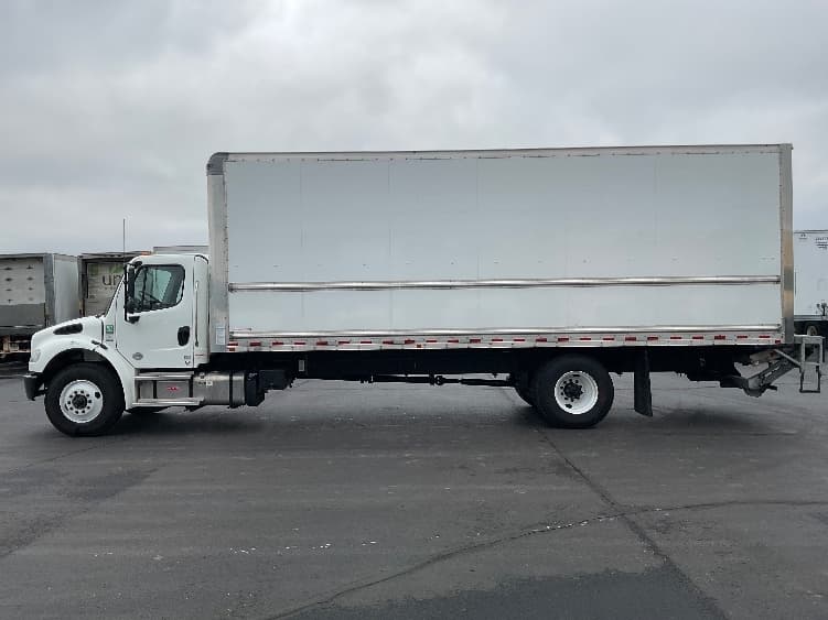 2023 Freightliner M2 106 — photo 4