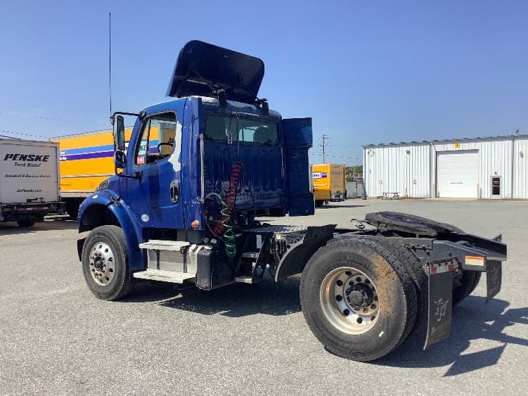 2016 Freightliner M2 106 — photo 5