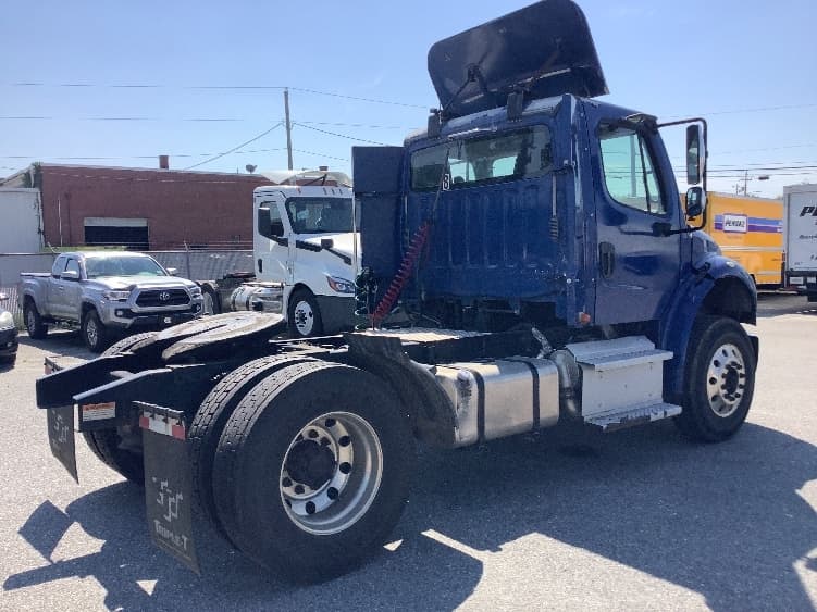 2016 Freightliner M2 106 — photo 7