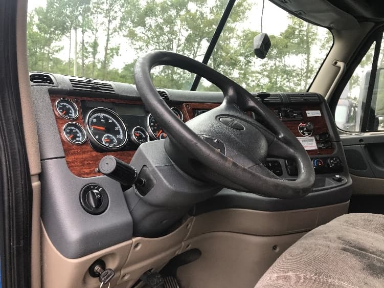 2017 Freightliner Cascadia — photo 10