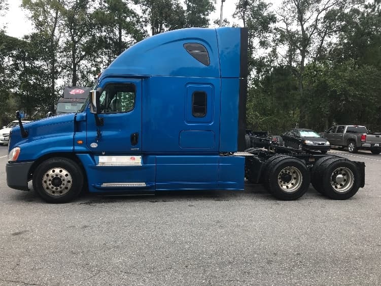 2017 Freightliner Cascadia — photo 4
