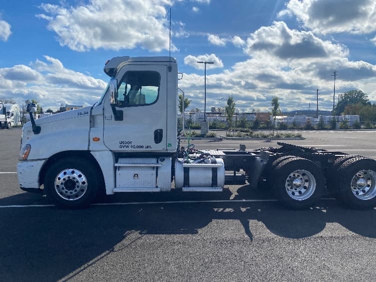 2017 Freightliner Cascadia — photo 4