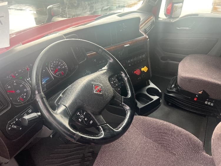 2019 International LT — photo 10
