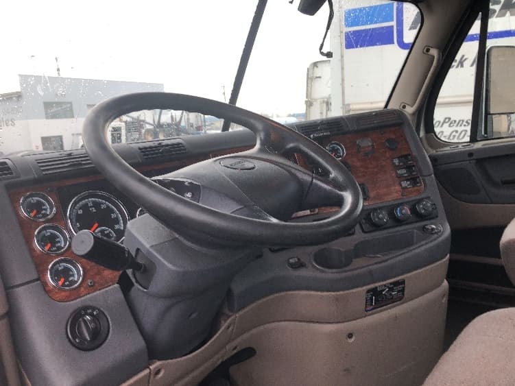 2018 Freightliner Cascadia — photo 10