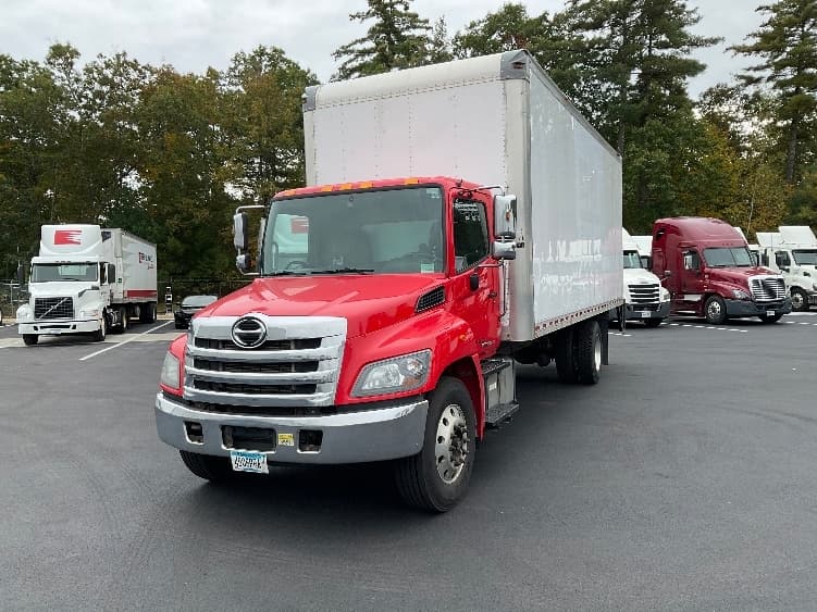 2019 Hino 268 — photo 3