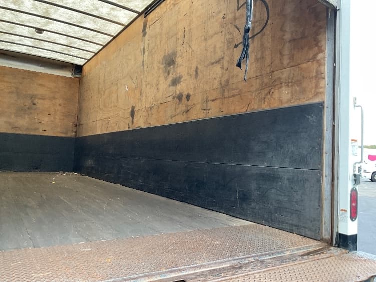 2019 Hino 268 — photo 9