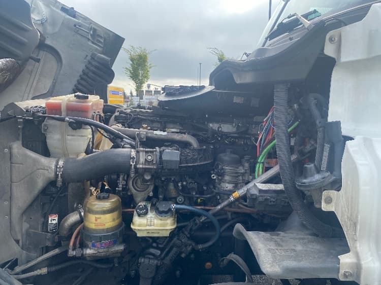 2016 Freightliner Cascadia — photo 9