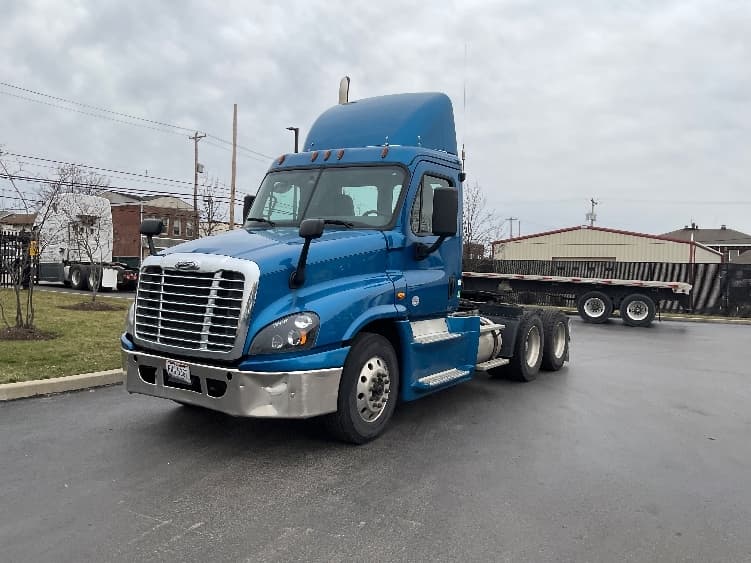 2017 Freightliner Cascadia — photo 3