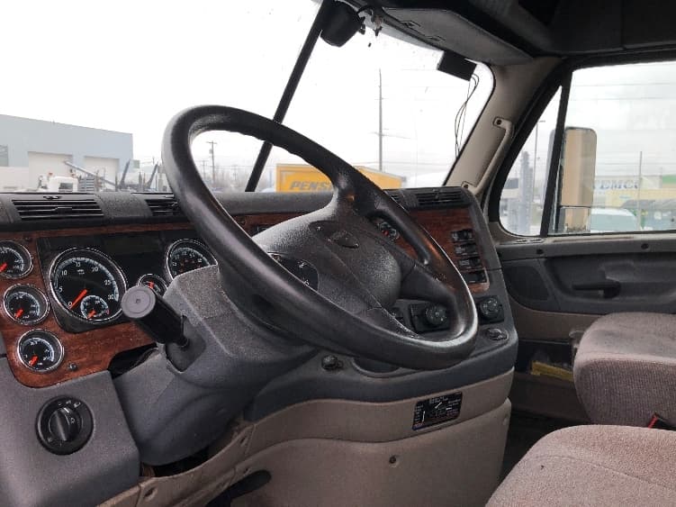 2017 Freightliner Cascadia — photo 10