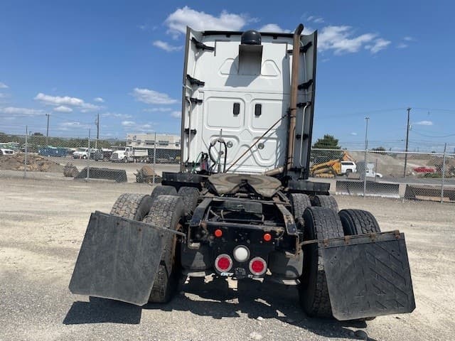 2017 Freightliner Cascadia — photo 5
