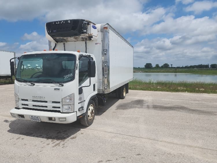 2014 Isuzu NQR — photo 3