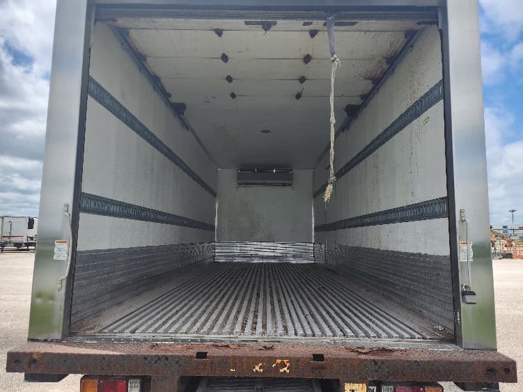 2014 Isuzu NQR — photo 8