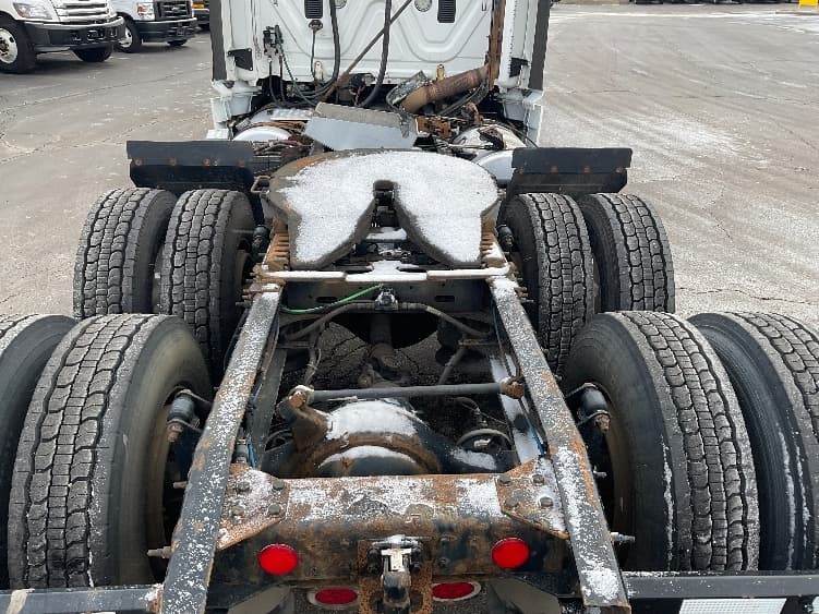 2016 Freightliner Cascadia — photo 6