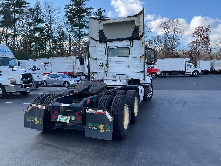 2015 Volvo VNL 300 — photo 7