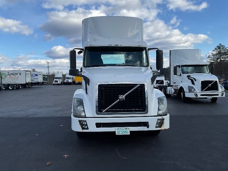 2015 Volvo VNL 300 — photo 2