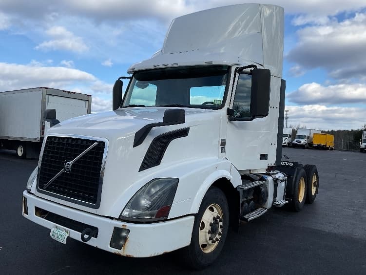 2015 Volvo VNL 300 — photo 3