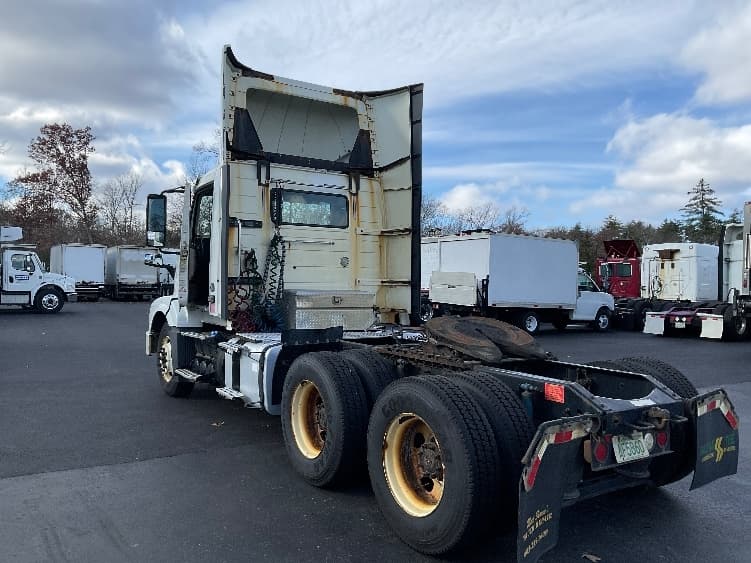2015 Volvo VNL 300 — photo 5