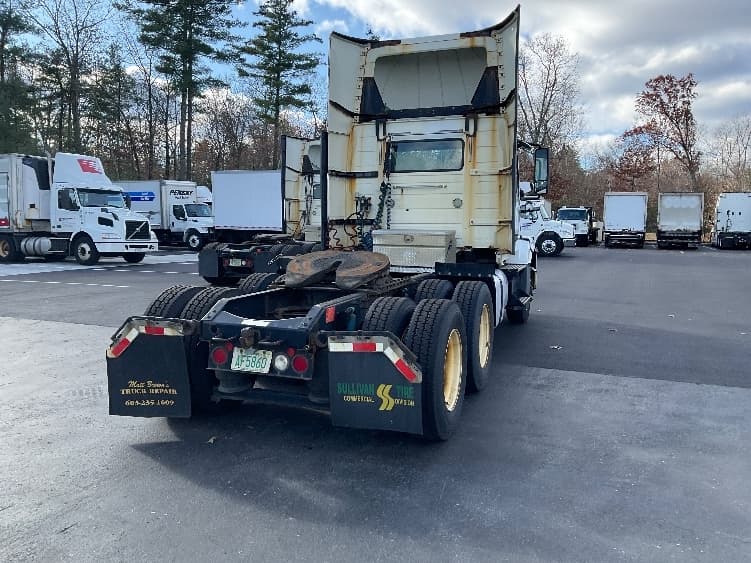 2015 Volvo VNL 300 — photo 7