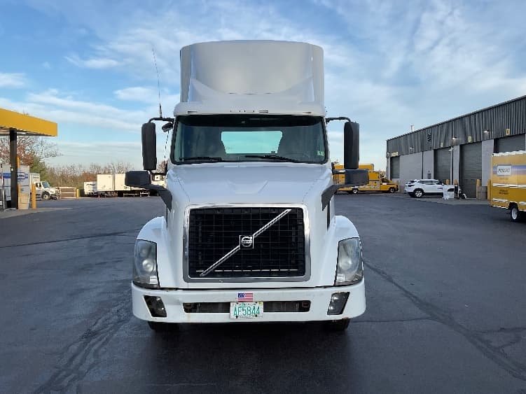2015 Volvo VNL 300 — photo 2