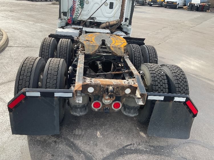 2016 Freightliner Cascadia — photo 6