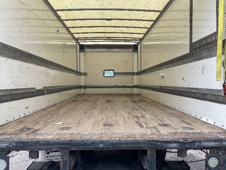 2014 Freightliner M2 106 — photo 10