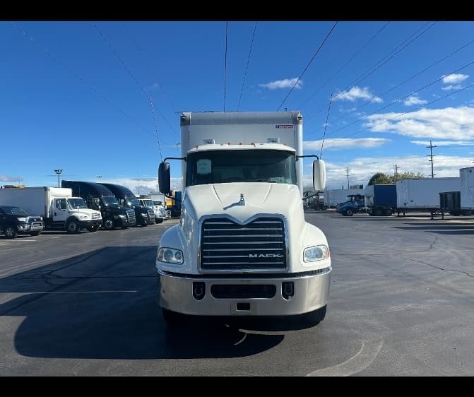 2018 Mack Pinnacle — photo 2