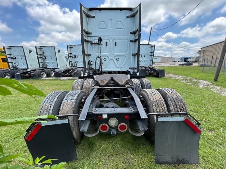 2019 Freightliner Cascadia — photo 6