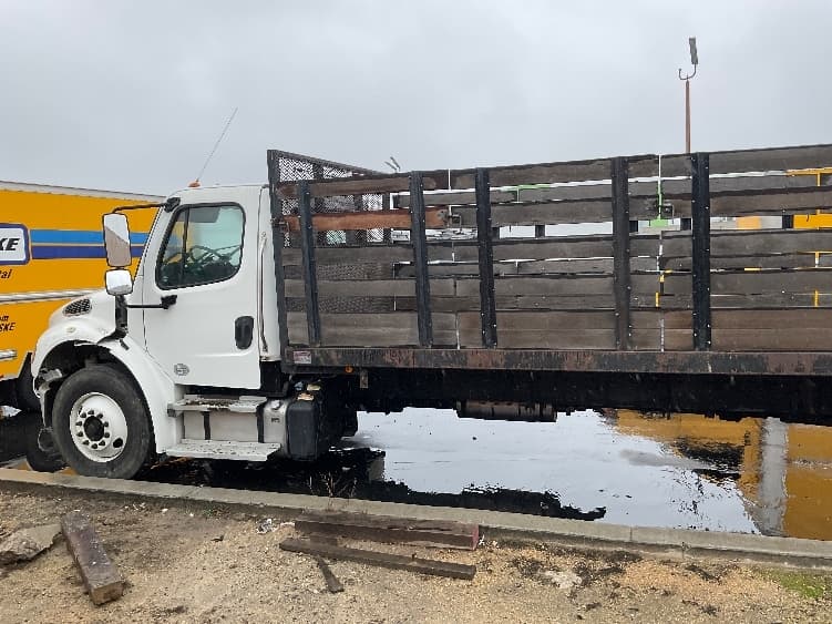 2016 Freightliner M2 106 — photo 4