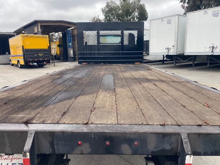 2016 Isuzu NPR — photo 9