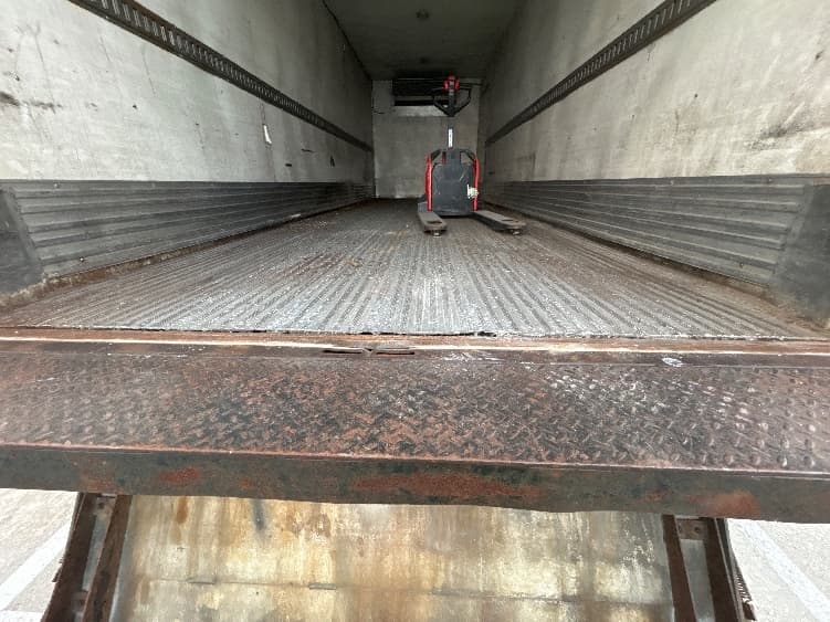 2011 Hino 338 — photo 8