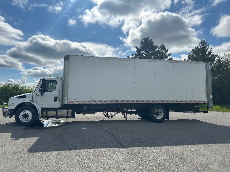 2020 Freightliner M2 106 — photo 4