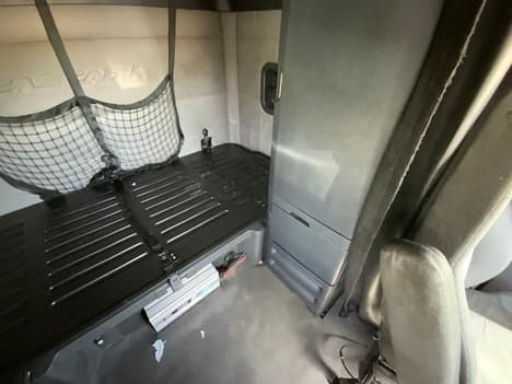 2020 Freightliner Cascadia — photo 10